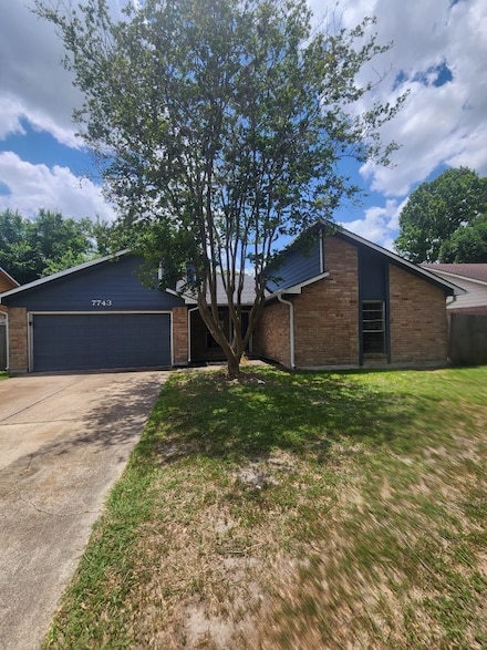 7743 Alperton Dr, Houston, TX 77088