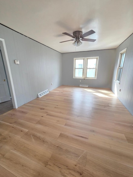 824 E Washington St, Caledonia, MN 55921