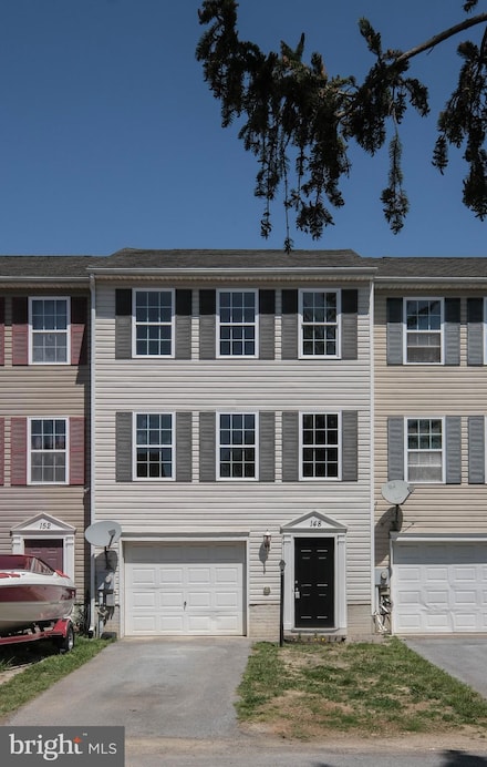 148 Topaz Ln, Bunker Hill, WV 25413