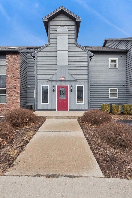 1300 Winding Ridge Ln Unit B6, Valparaiso, IN 46383