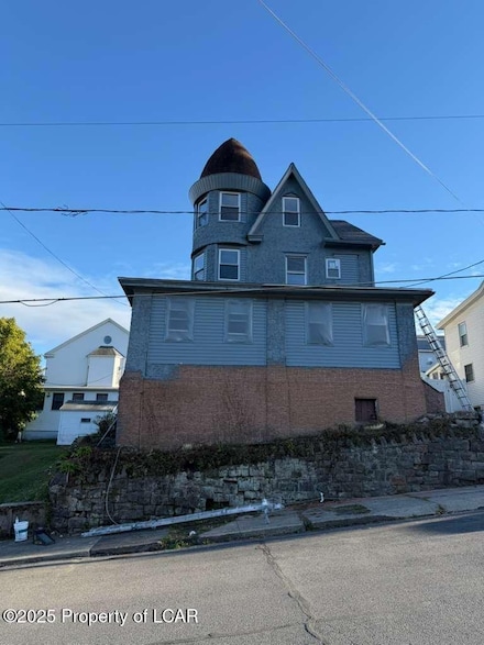 116 E Ridge St, Coaldale, PA 18218