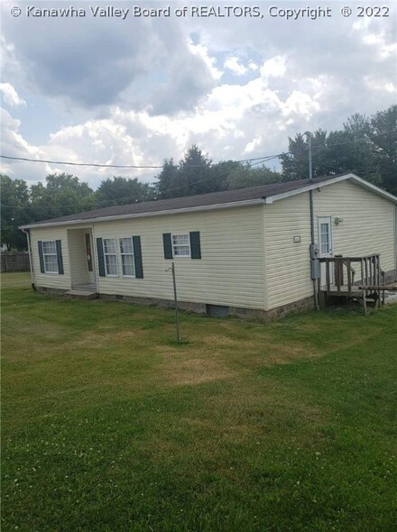 1112 Ann St, Ravenswood, WV 26164