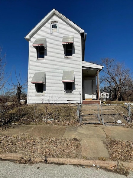2131 E De Soto Ave, Saint Louis, MO 63107