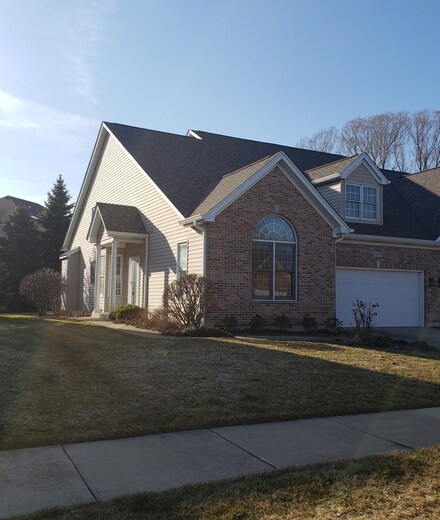 1N074 Mission Ct, Winfield, IL 60190
