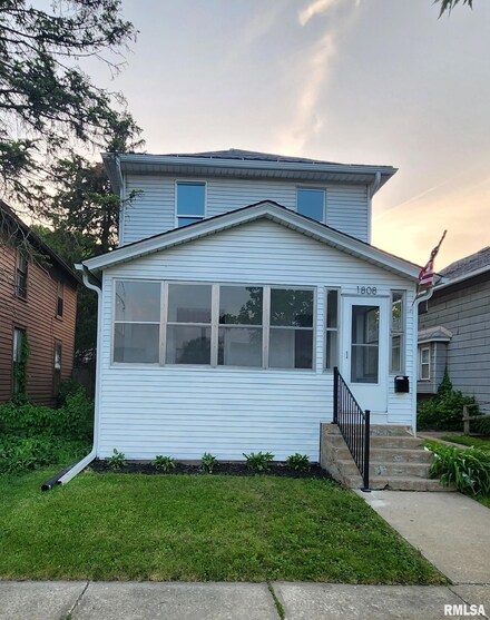 1808 Pershing Blvd, Clinton, IA 52732