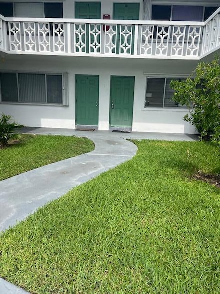 2004 Lake Osborne 7 Dr Unit 7, Lake Worth Beach, FL 33461