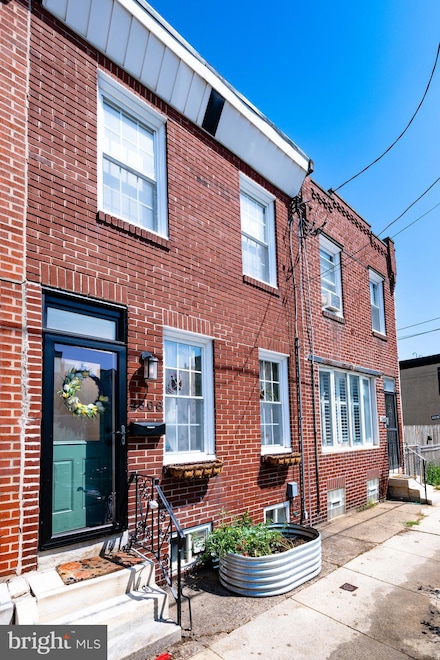 2608 Cedar St, Philadelphia, PA 19125