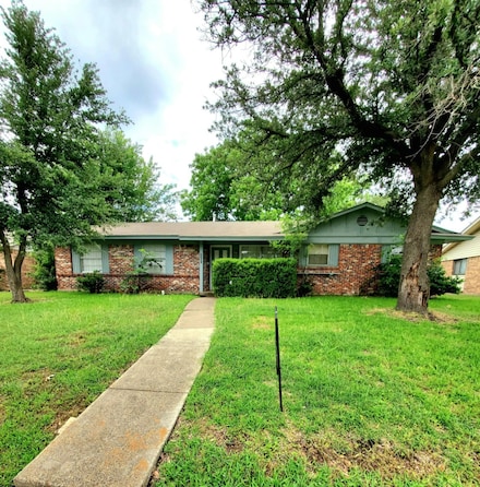 3205 Parkside Dr, Mesquite, TX 75150