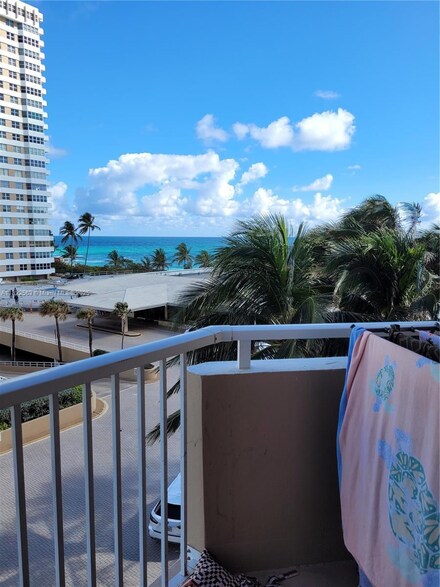1980 S Ocean Dr Unit 4D, Hallandale Beach, FL 33009