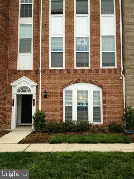 20646 Sibbald Square Unit 1H, Ashburn, VA 20147