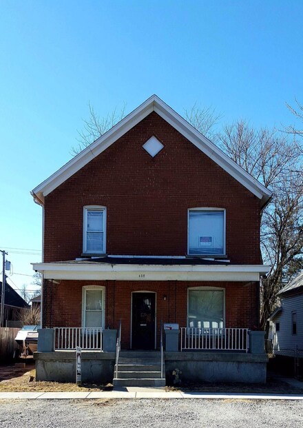 608 State St, Hobart, IN 46342