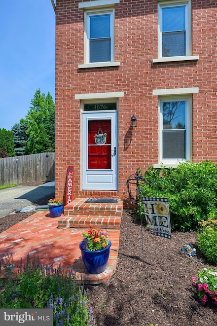 1676 Chadwick Cir, Lancaster, PA 17603