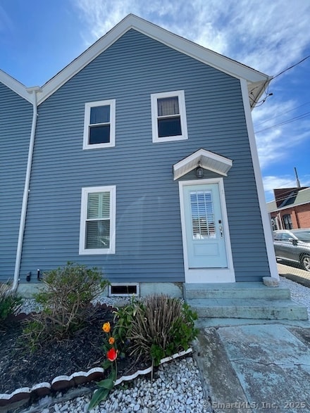 1 Bradley St, Stonington, CT 06378