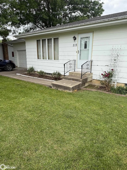 215 W Johnston St, Gladbrook, IA 50635