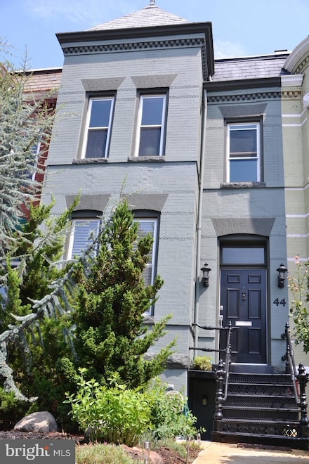 44 R St NE, Washington, DC 20002