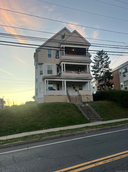 383 S Main St, New Britain, CT 06051