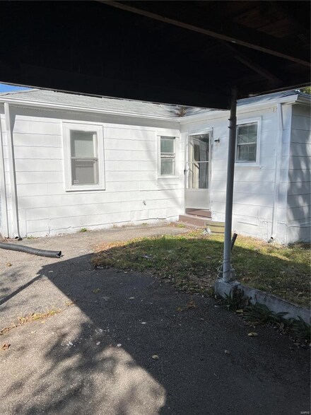 8716 Lucas and Hunt Rd, Saint Louis, MO 63136