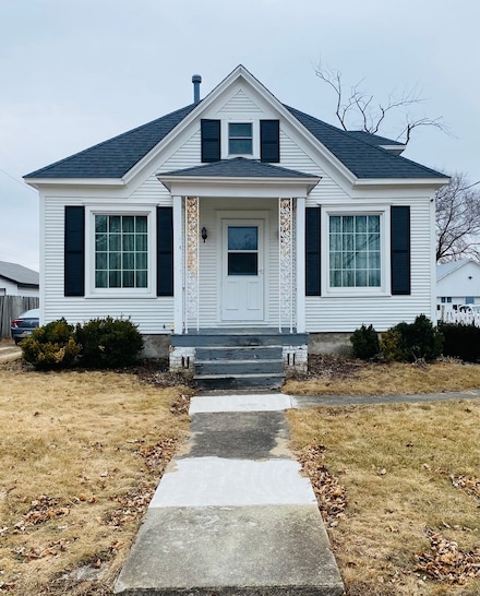 207 N 3rd St, Malta, IL 60150