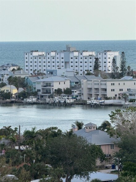 8470 W Gulf Blvd Unit 515, Treasure Island, FL 33706