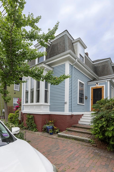 80 Melbourne St, Portland, ME 04101