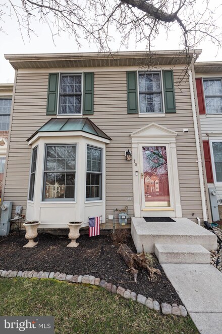 15 Cedarwood Cir, Pikesville, MD 21208