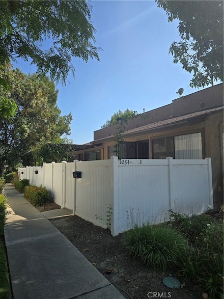 2288 Loma Alta Dr Unit 6, Fullerton, CA 92833