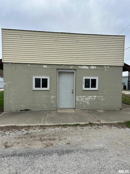 109 N Decamp St, Edinburg, IL 62531
