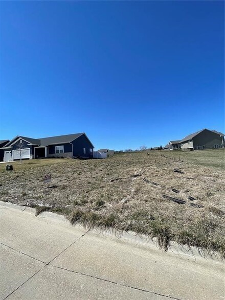 1609 38th St SE, Cedar Rapids, IA 52403