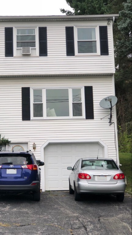 60A Upland St, Worcester, MA 01607