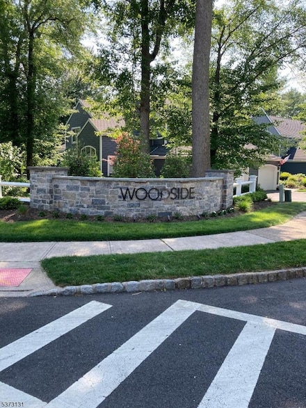 2 Sherwood Dr, Morristown, NJ 07960