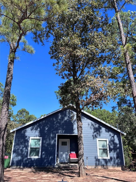 1135 Red Fox Rd, La Grange, TX 78945