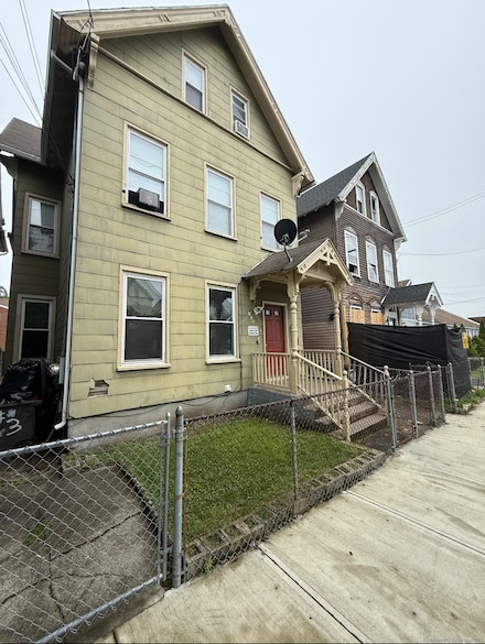 115 Lloyd St, New Haven, CT 06513