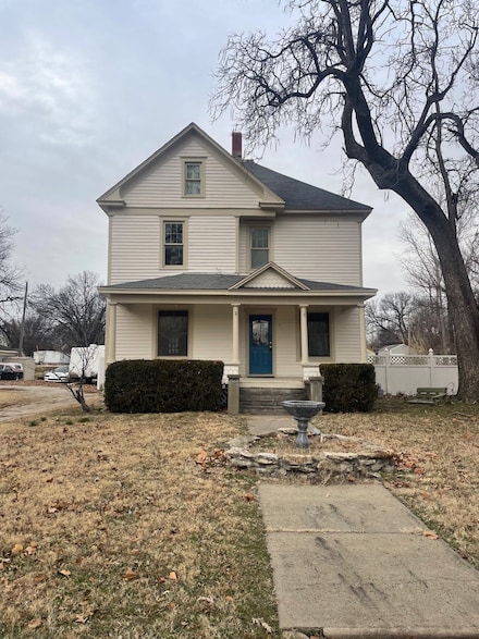 320 W Main St, Chanute, KS 66720