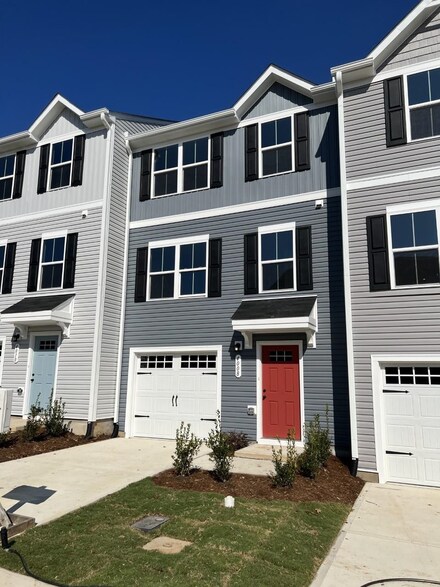 4008 Lush Grove Dr, Durham, NC 27704