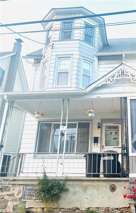 429 George St, Pen Argyl, PA 18072