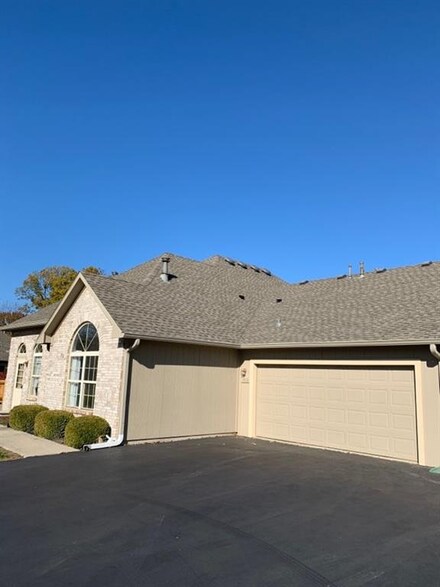 7693 Briarstone Ln, Indianapolis, IN 46227