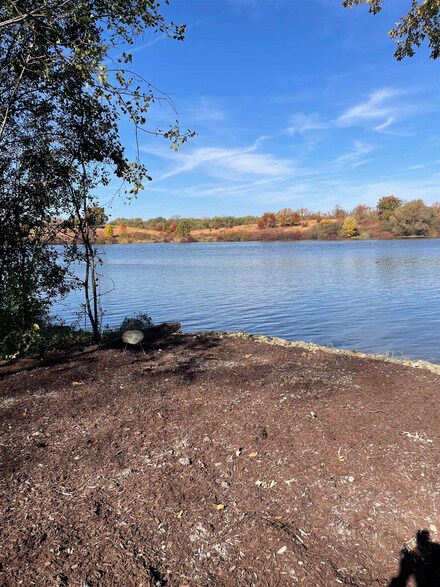 3528 E River Bay Dr, Beloit, WI 53511