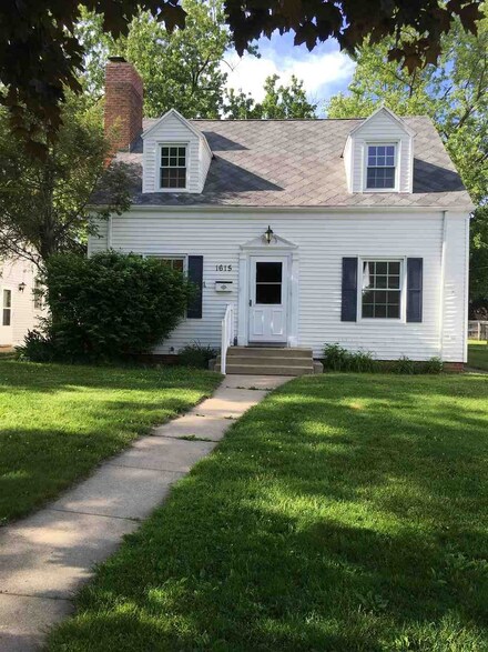 1615 Sunnymede Ave, South Bend, IN 46615