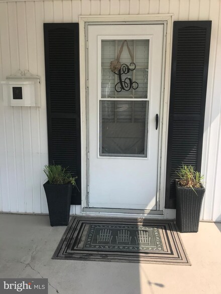 35 Washington Ave, Gloucester City, NJ 08030