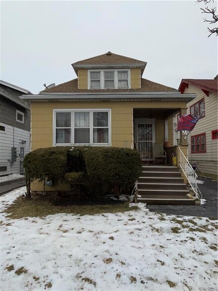 104 Manhart St, Buffalo, NY 14215