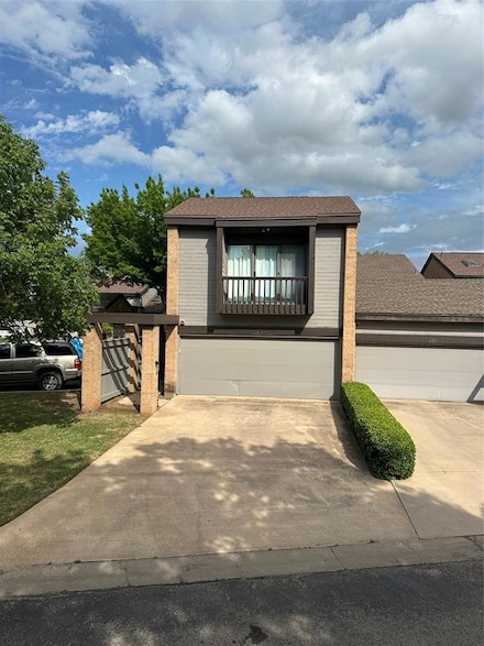 441 NW Chimney Creek Dr, Lawton, OK 73505
