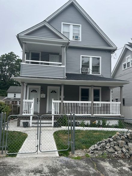 98 High St, Ansonia, CT 06401