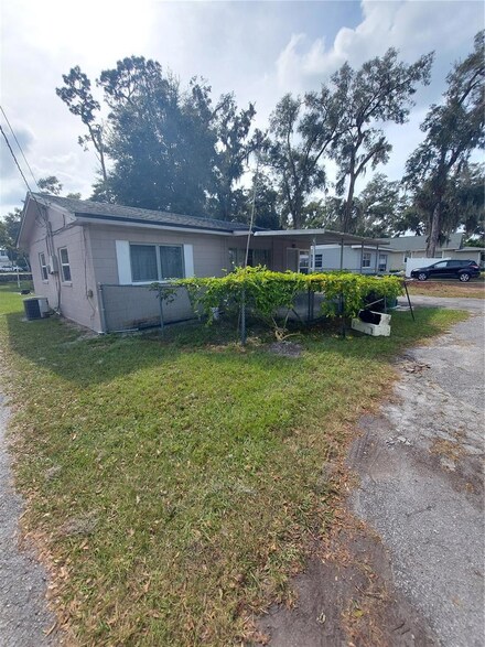 238 E Plymouth Ave, Deland, FL 32724