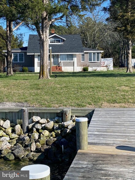 4066 Waterfront Rd, Bivalve, MD 21814