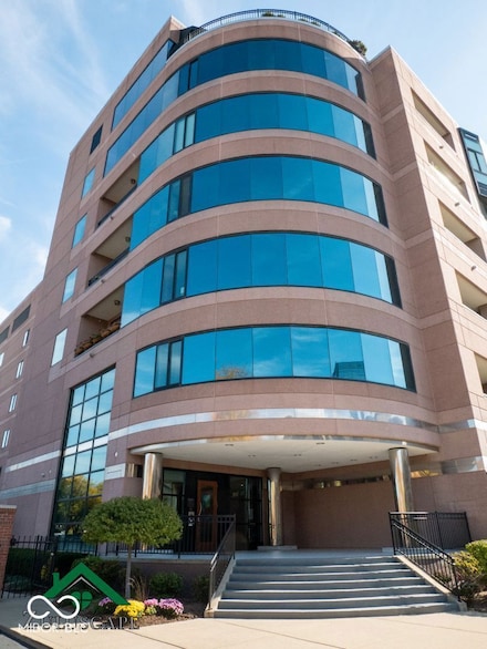 225 N New Jersey St Unit 32, Indianapolis, IN 46204