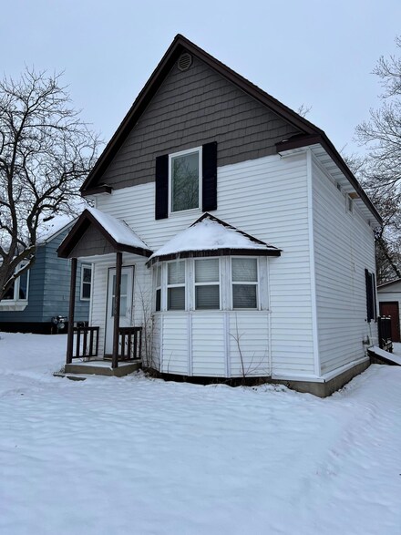 306 Curry Ave, Detroit Lakes, MN 56501