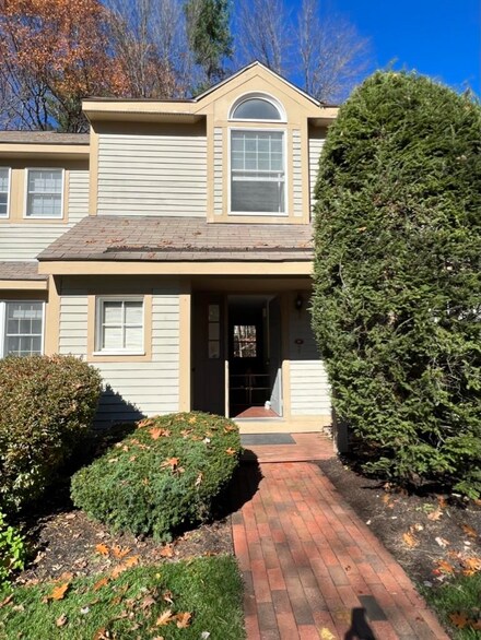 169 Portsmouth St Unit 27, Concord, NH 03301