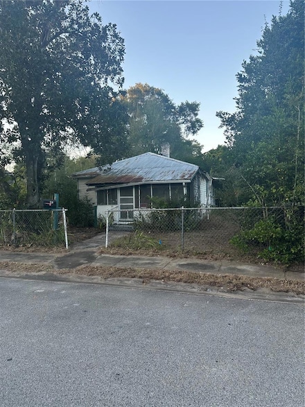 511 W Bartlett St, Deland, FL 32720