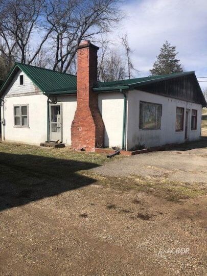 145 Pomeroy Rd, Athens, OH 45701