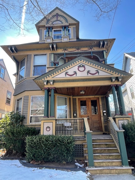 868 Elm St, New Haven, CT 06511